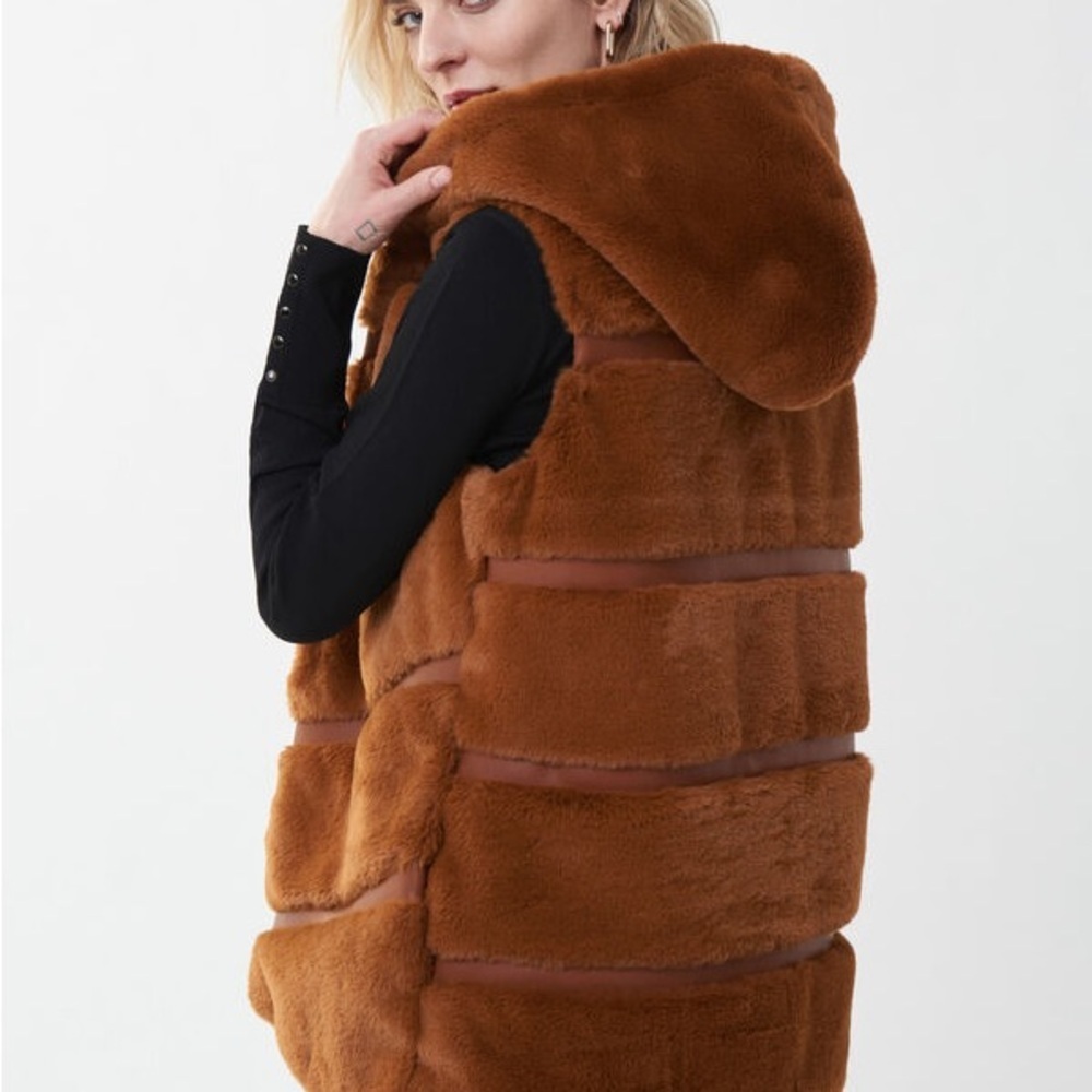 Joseph Ribkoff Chic Sleeveless Faux Fur Vest Style 223910 Woman’s XS NWT - Picture 6 of 9